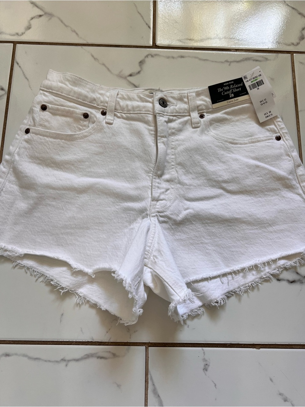 Abercrombie The ’90s Relaxed Cutoff Short White Size 28 NWT